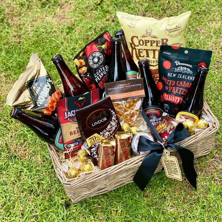 Deluxe Holiday Beer & Cheese Ball Gift Basket - beer gift baskets - Canada  delivery